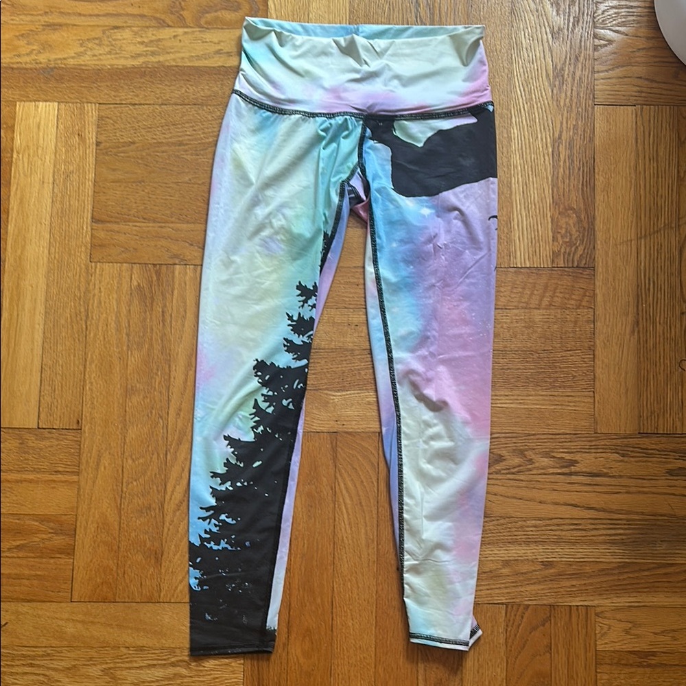 Teeki Northern Lights Size medium leggings